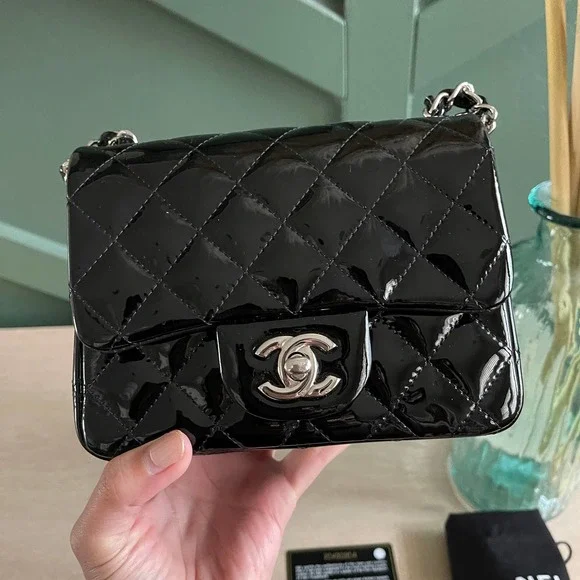 ❌SOLD❌EUC Chanel Classic Flap Mini Square Patent Black Silver HW Crossbody - Picture 4 of 16